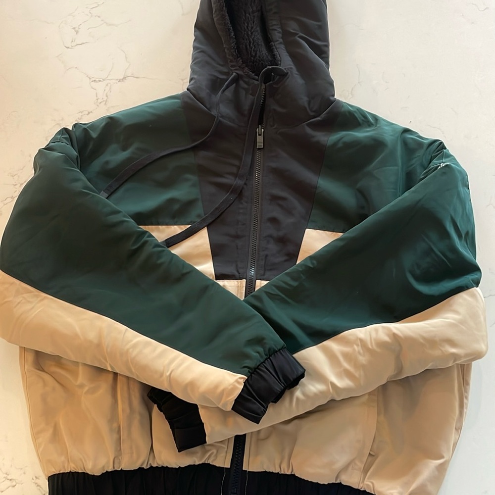 RARE - ALO COLORBLOCKED LINED BOMBER